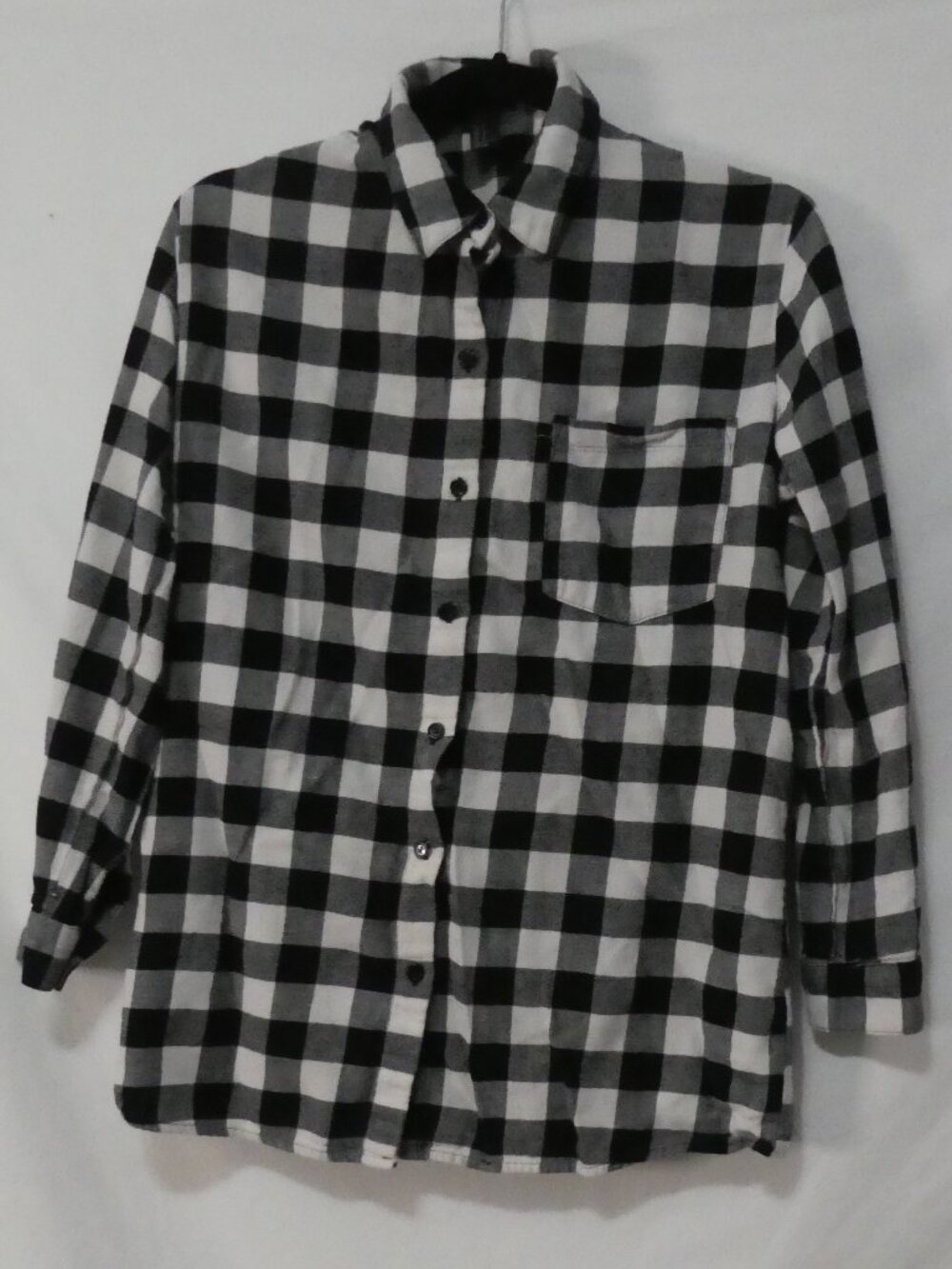 FOREVER 21 Black and White Plaid Button Down Flannel Shirt - Pocket - Size Small